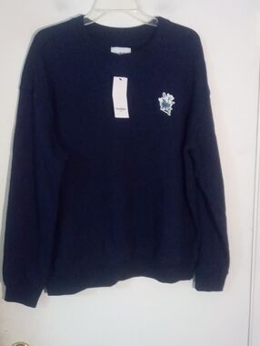 Unisex Navy Crewneck Sweater with Chest Patch Large NWR $28